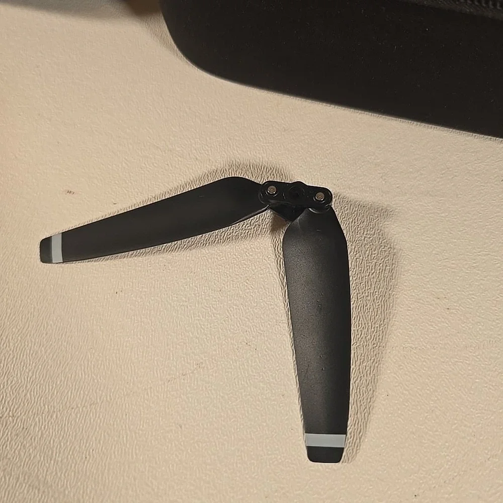 Neheme NH760‎ Drone Case With Controller Without Back & 1 Propeller